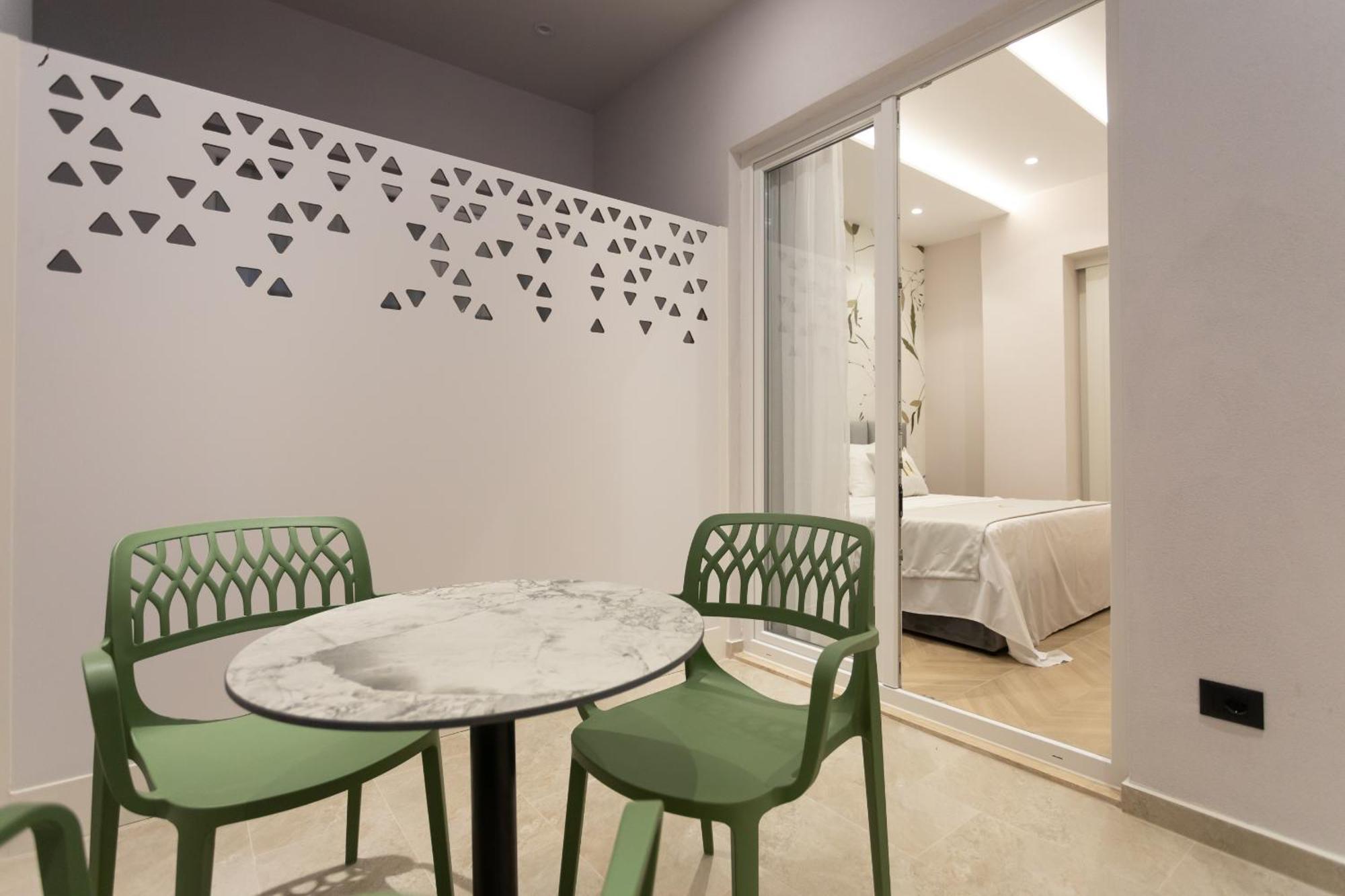 Nayel Hotel Драч Екстериор снимка