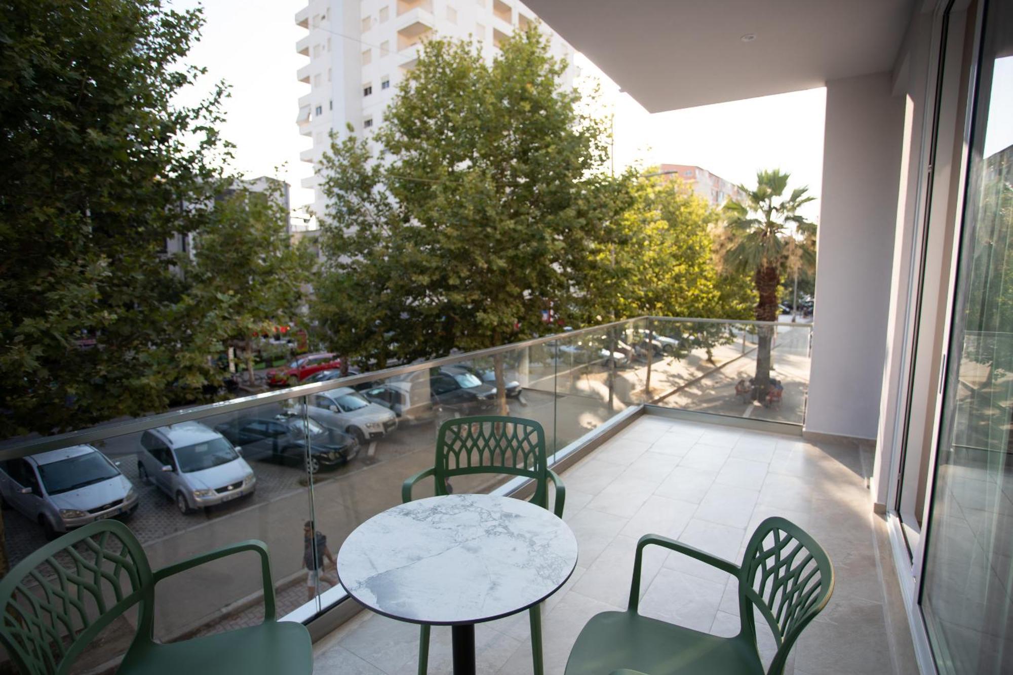 Nayel Hotel Драч Екстериор снимка