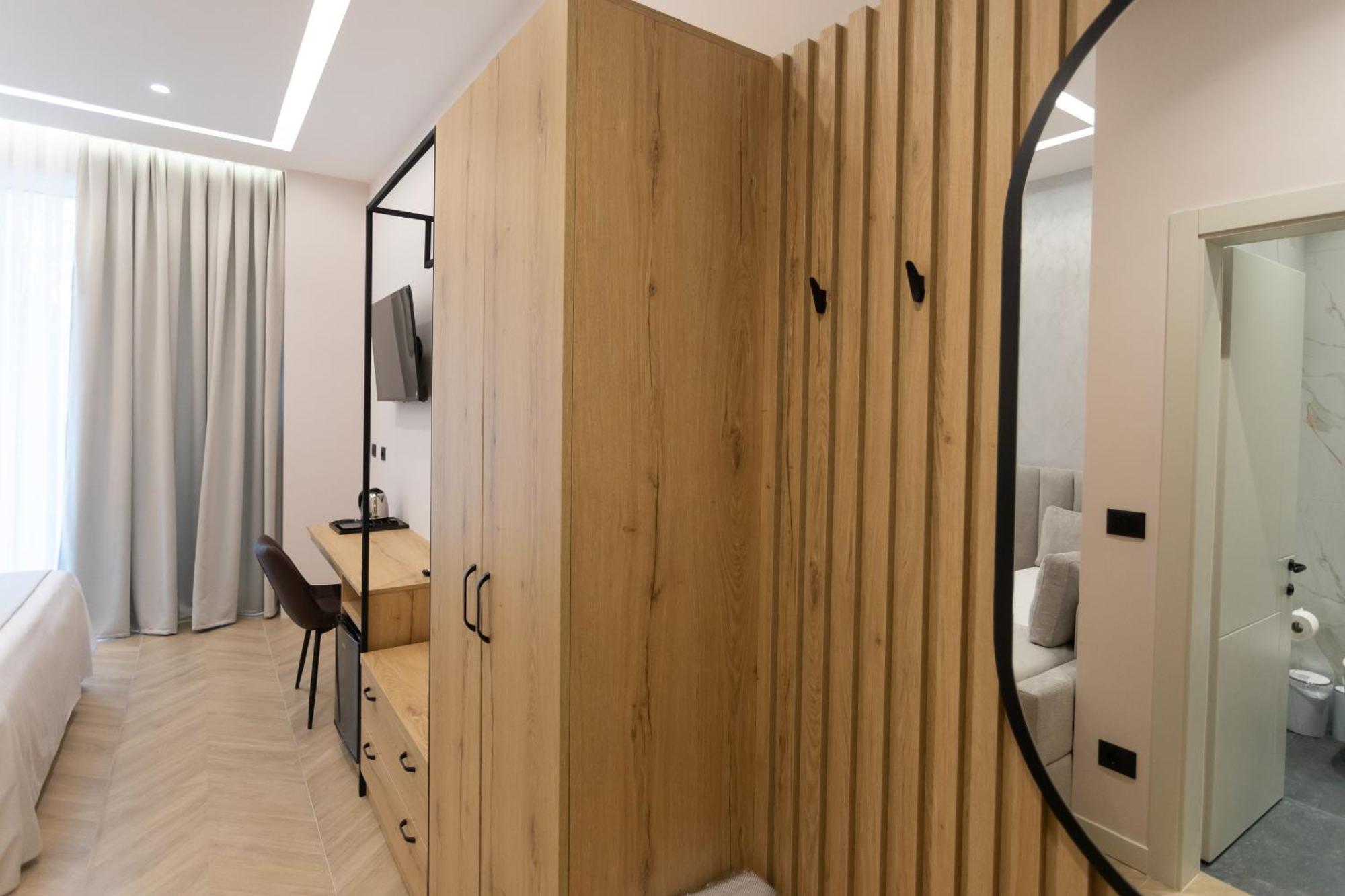 Nayel Hotel Драч Екстериор снимка